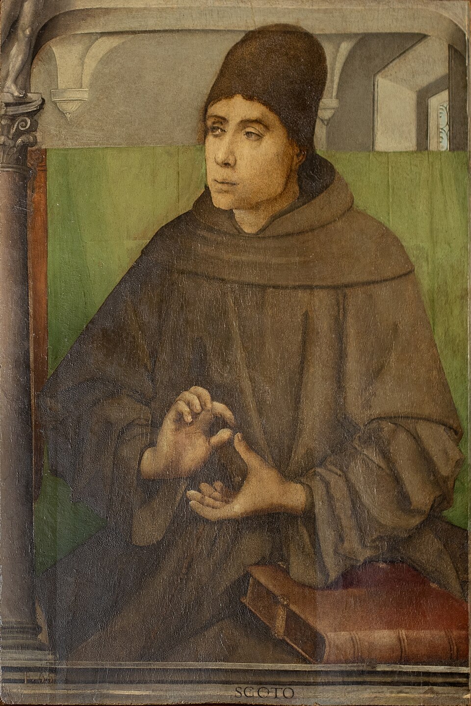 Pintura del beato Juan Duns Escoto sentado con hábito pardo y gorro, gesticulando con las manos junto a un libro
