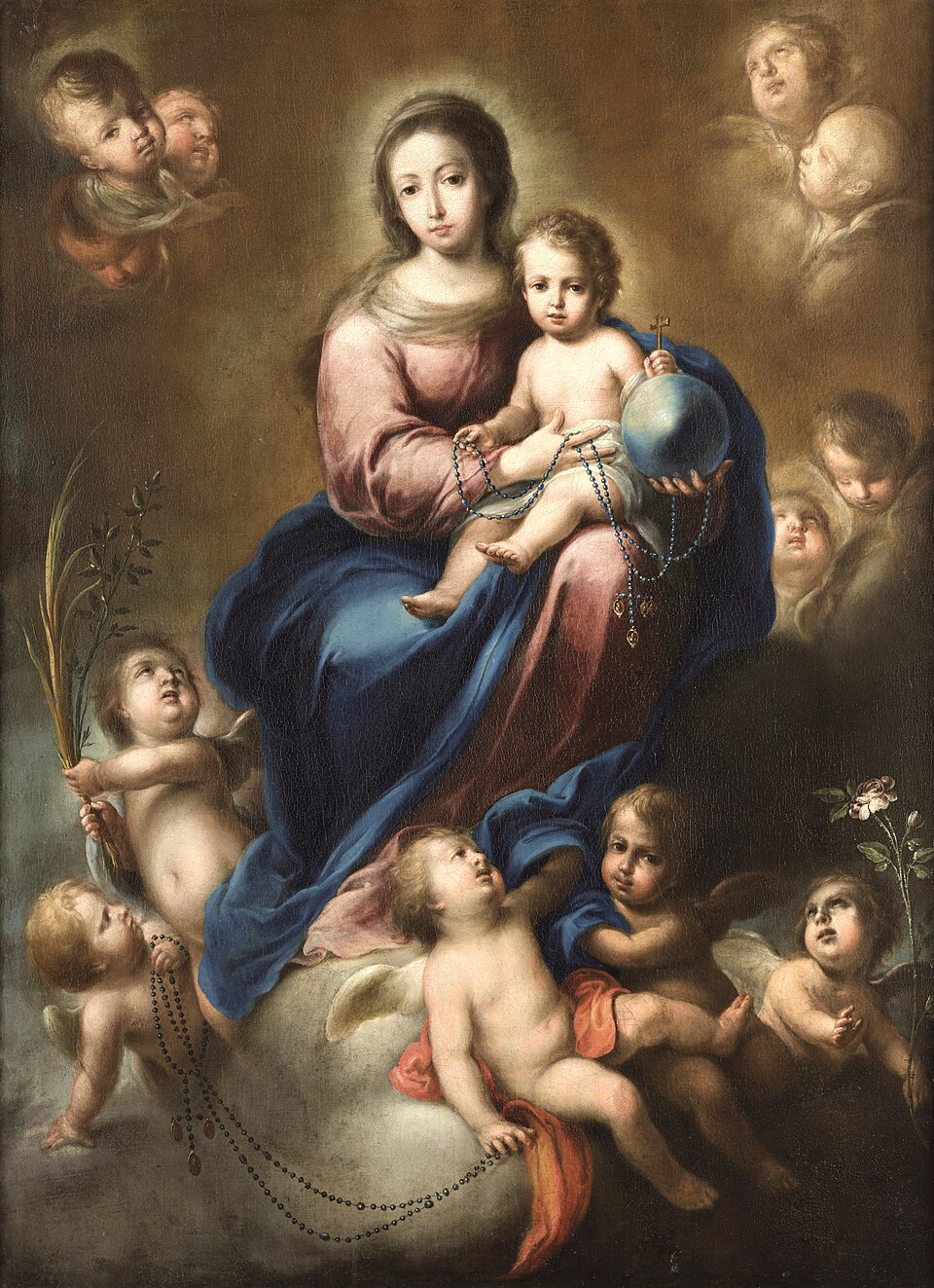 Pintura de la Virgen del Rosario con el Niño sosteniendo rosarios y un orbe, rodeados de ángeles niños